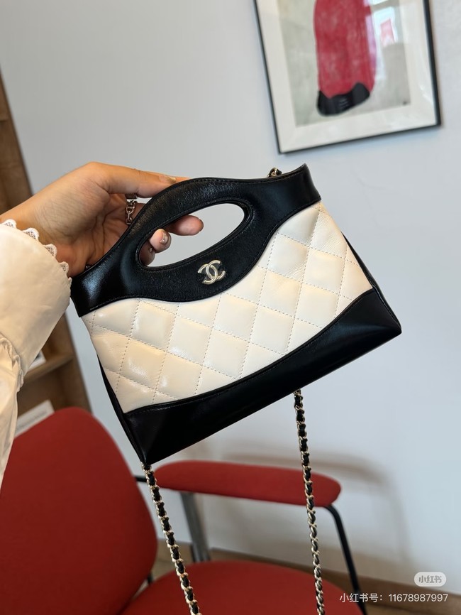 Chanel mini 31 bag AP3656 black&white