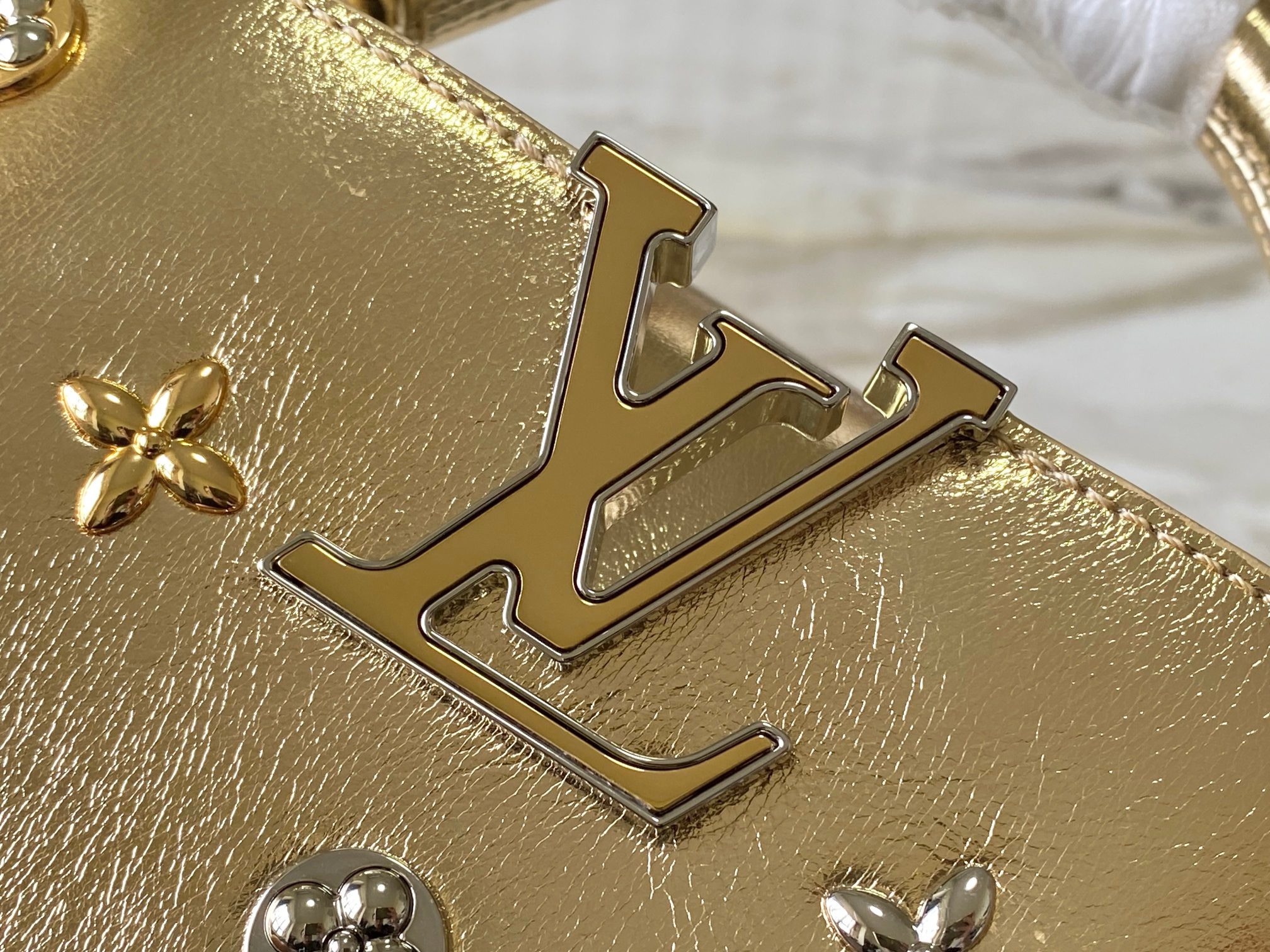 Louis Vuitton Capucines Mini M26258 gold